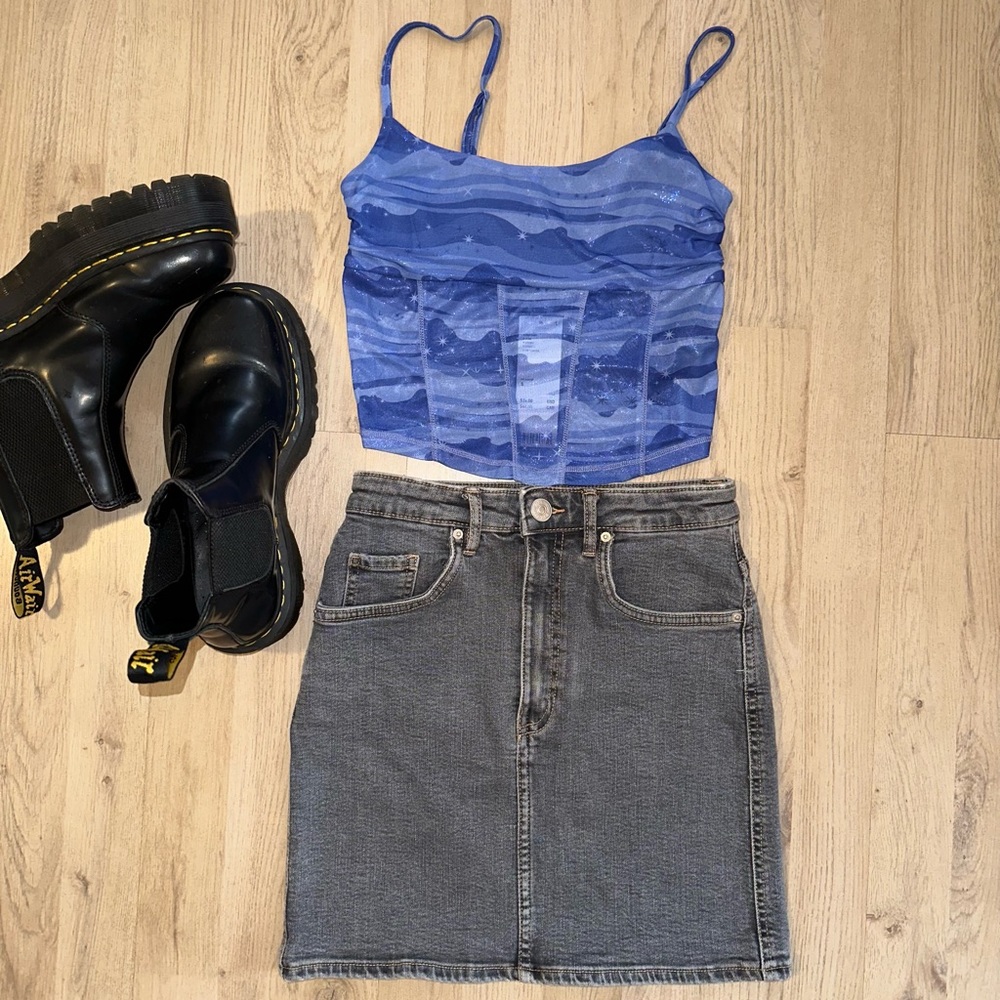 NWT UO Purple Crop Top size Small